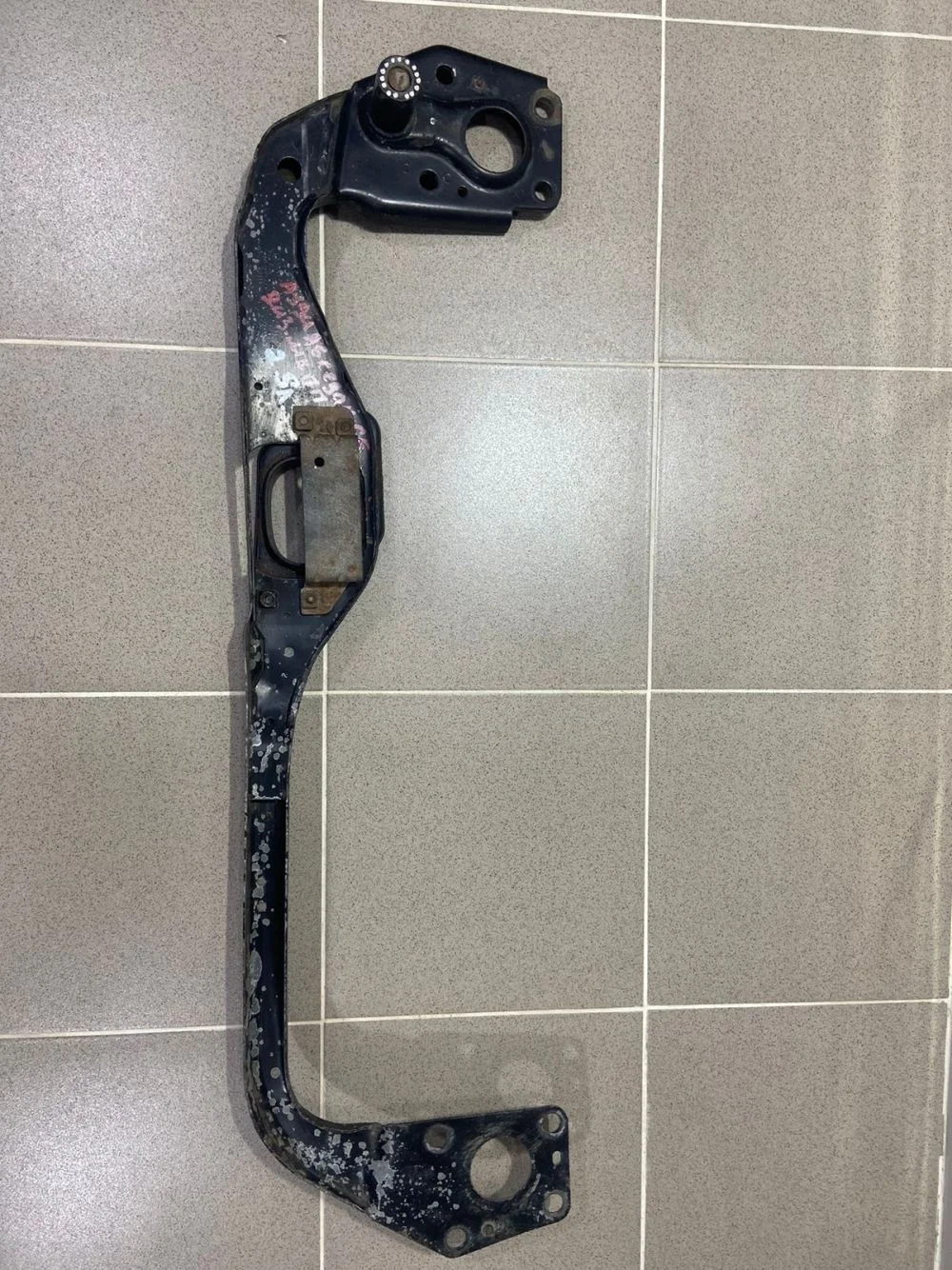 Балка подрадиаторная Audi A6 C5 (1997—2001)