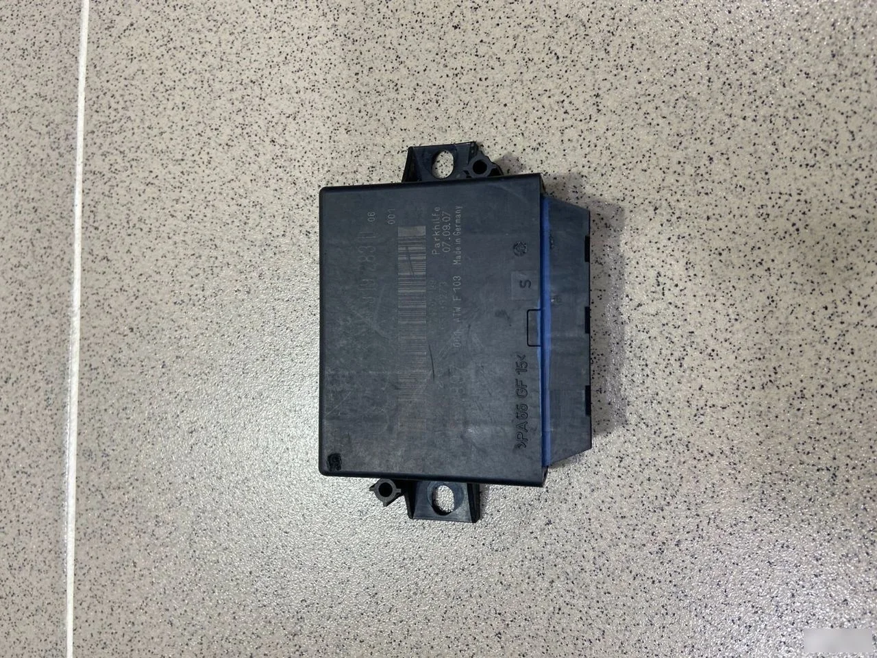 блок парктроников Audi A4 B7 (2004—2009)