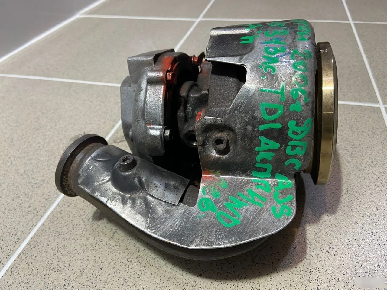 турбина левая Volkswagen Phaeton I (2002—2010)