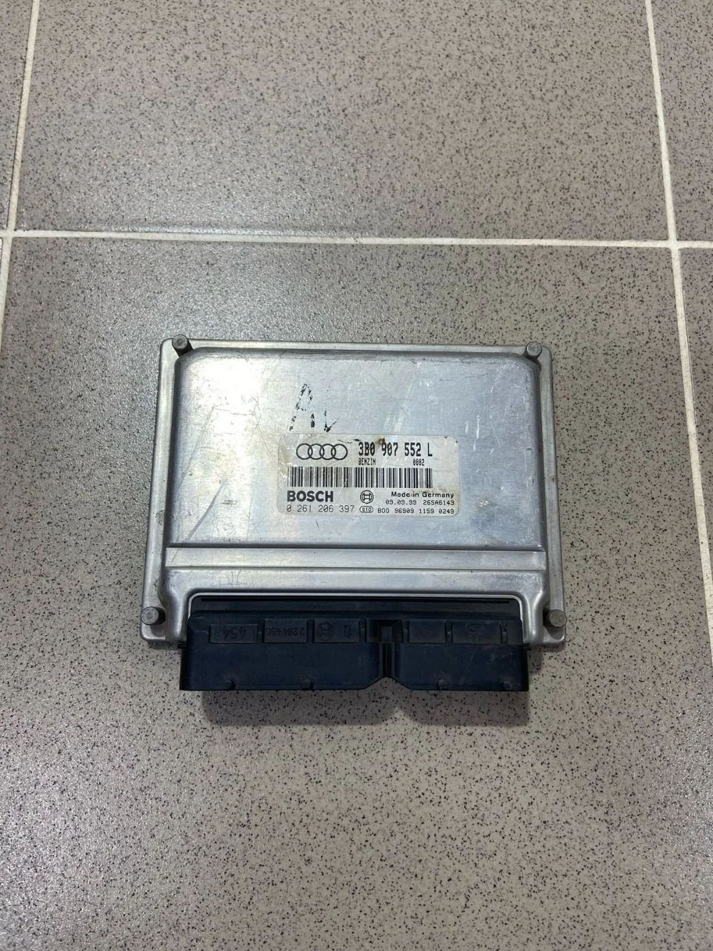 блок управления двс (2.4i 3b0907552l ) Audi A6 C5 (1997—2001)