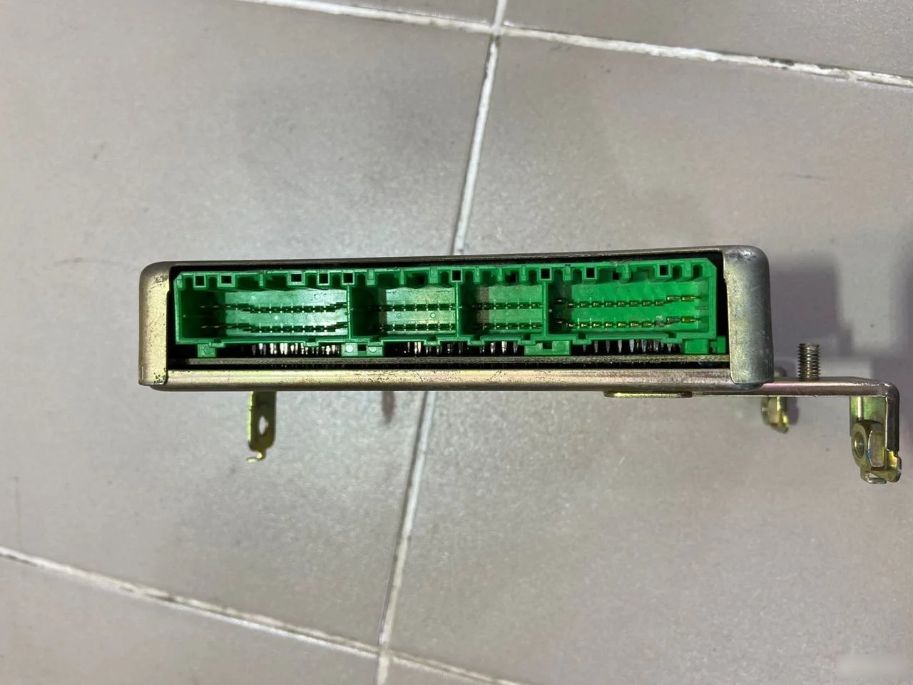 блок управления двс mitsubishi dia Mitsubishi Diamante II (1995—2005)