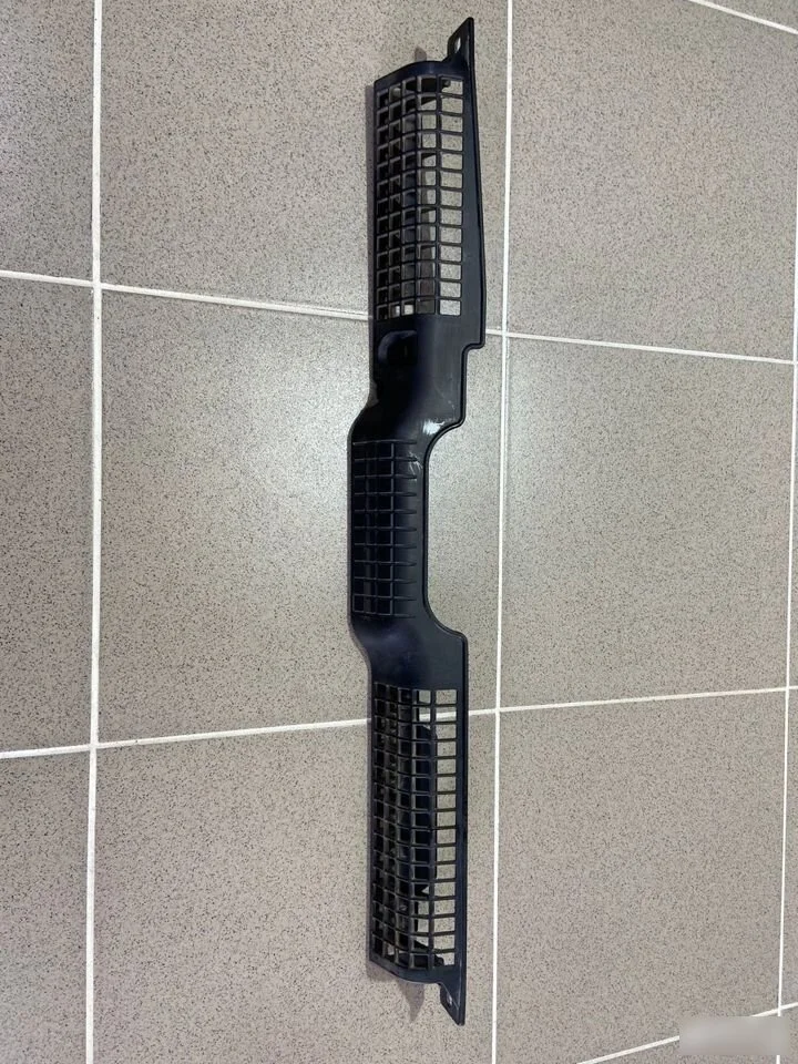 накладка на радиатор Nissan Teana J32 (2008—2011)