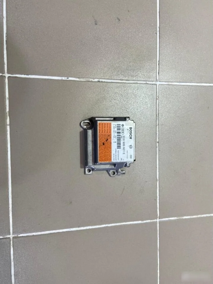 Блок управления AIRBAG Porsche Cayenne I (2002—2007)