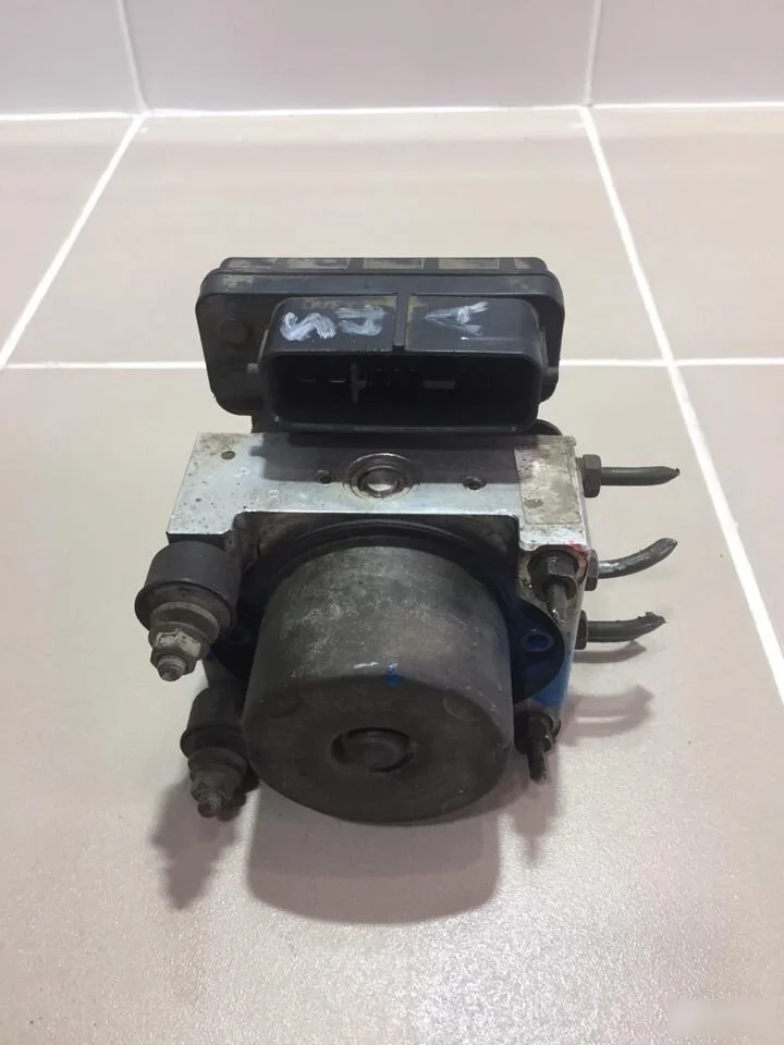 блок abs Mitsubishi Lancer Cedia IX (2000—2004)