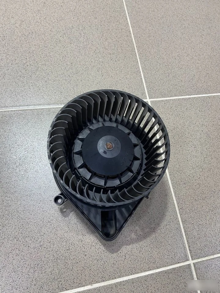 Моторчик печки Audi A4 B7 (2004—2009)