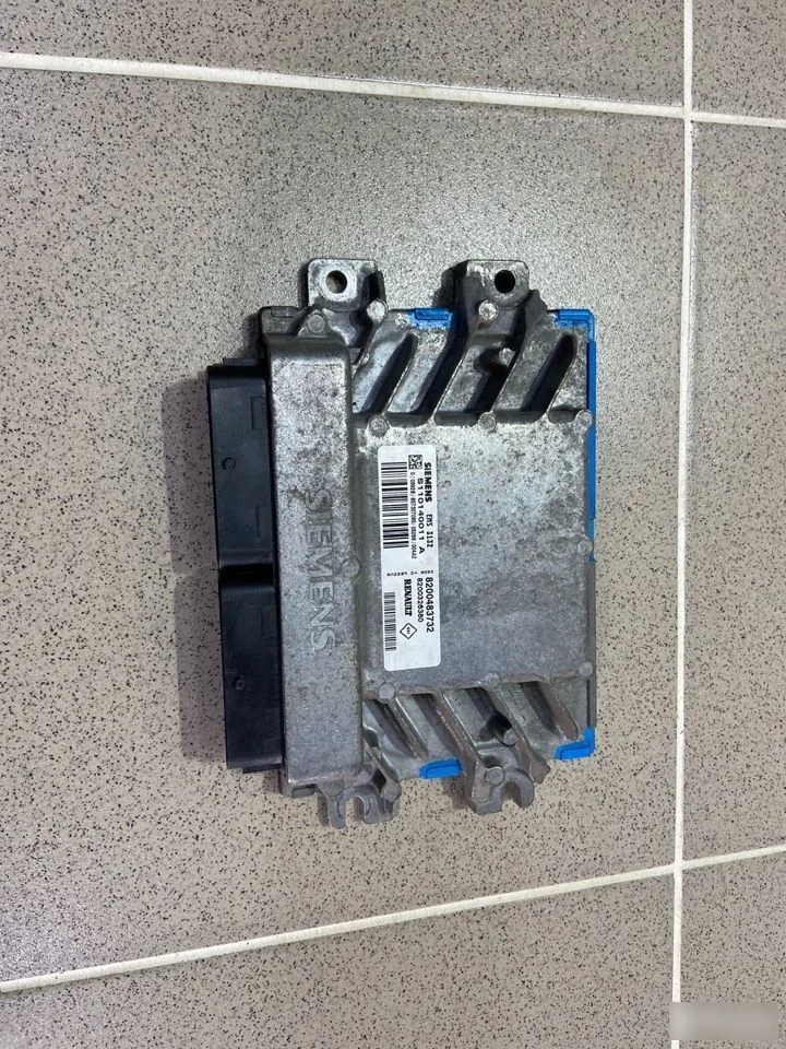 блок управления двс (эбу) Renault Logan I (2004—2009)