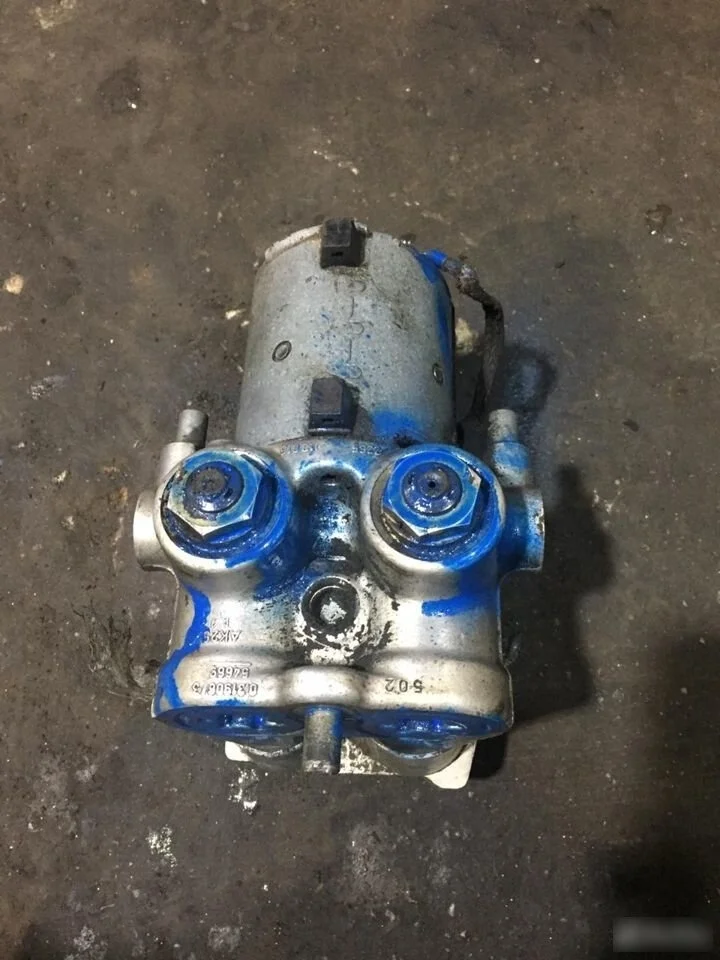 Блок ABS (насос) Mercedes-Benz W124 W124/S124/C124/A124 (1984—1993)