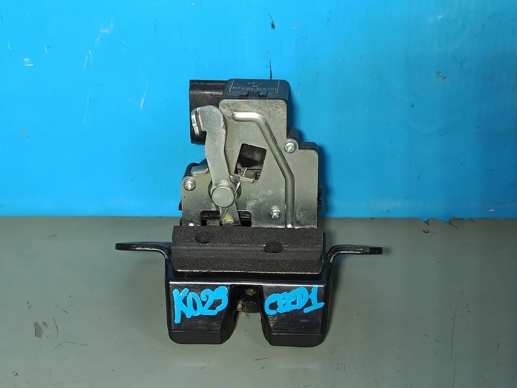 замок багажника Kia Ceed 1 2010-2012  18.06.2010