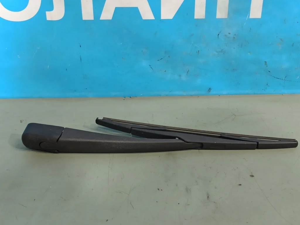 поводок стеклоочистителя заднего Kia Ceed 1 2010-2012  18.06.2010