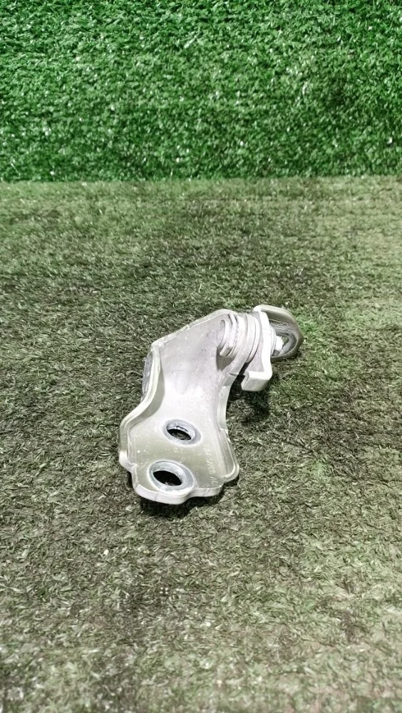 Петля двери Ford Kuga 2014 5199140 CBS 1.6, передняя правая