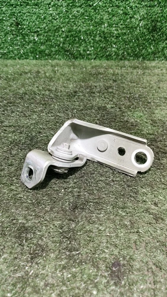 Петля двери Ford Kuga 2014 5243836 CBS 1.6, передняя левая