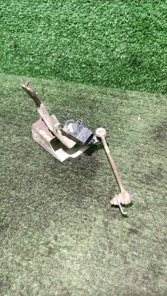 Датчик дорожного просвета Ford Kuga 2014 5220930 CBS 1.6, задний