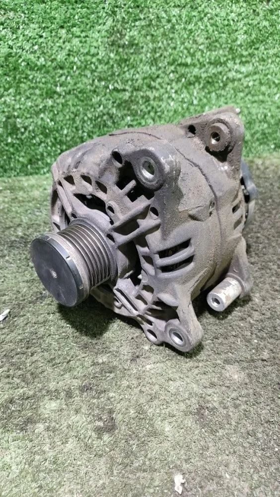 Генератор Volkswagen Polo 2013 03C903023A 5 CFNA