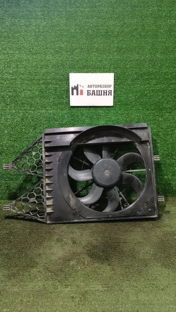 Диффузор радиатора Volkswagen Polo 2013 6R0121207 5 CFNA