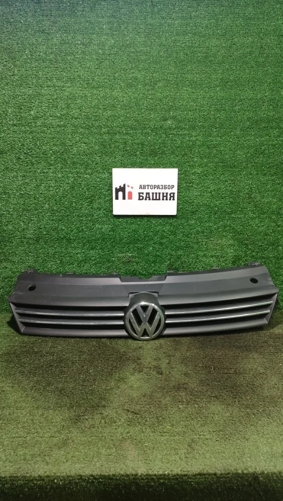 Решетка радиатора Volkswagen Polo 2013 6RU853651A 5 CFNA