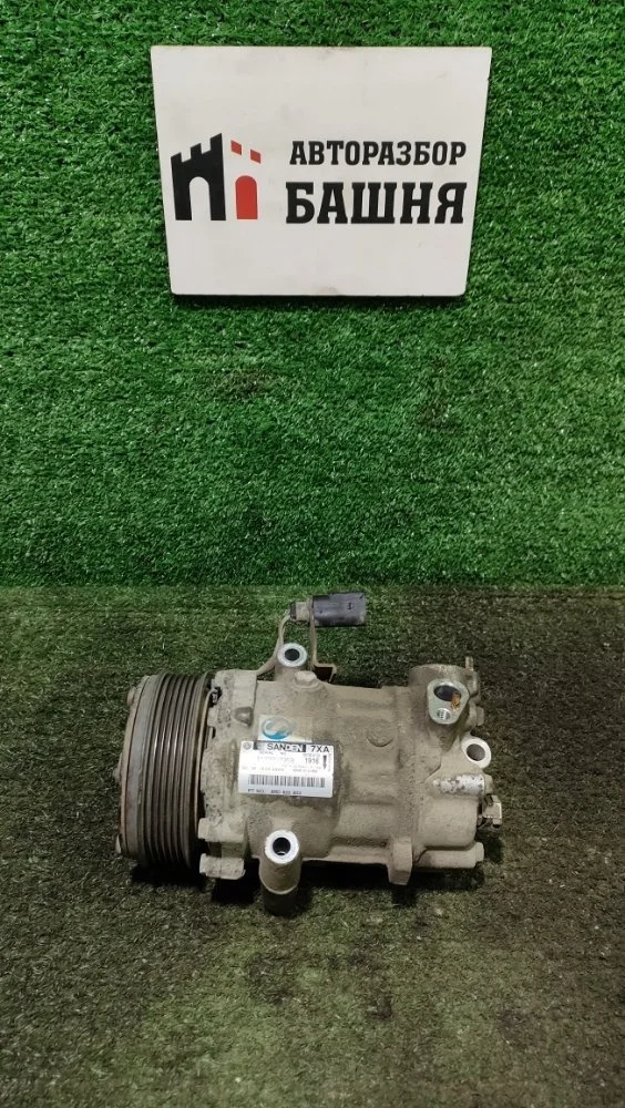 Компрессор кондиционера Volkswagen Polo 2013 6RD820803 5 CFNA