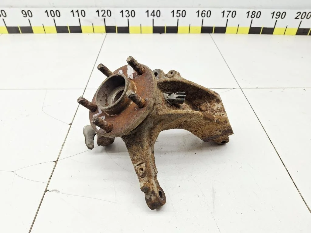 Кулак поворотный передний левый Ford Focus 2007