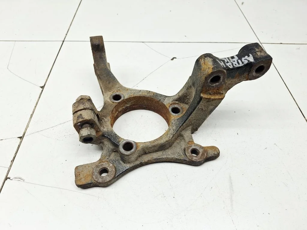 Кулак поворотный передний левый Opel Astra 2010 H