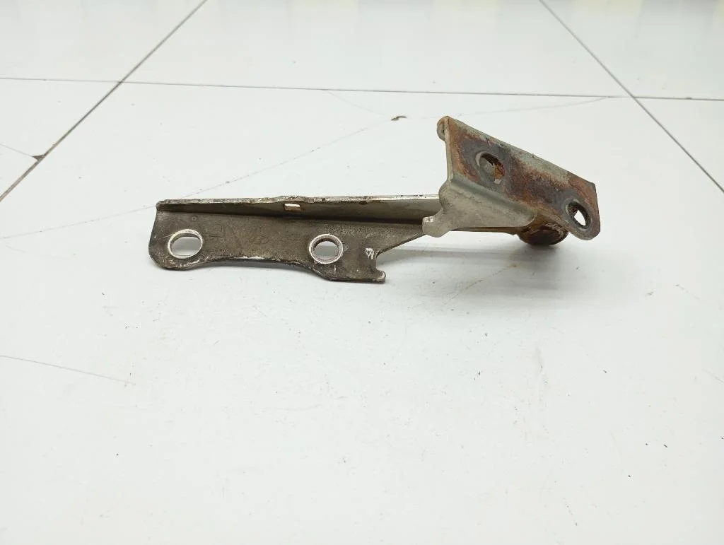 Петля капота левая Hyundai Accent 2006 LC