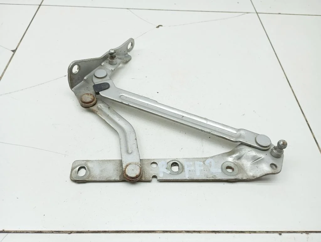 Петля капота правая Ford Focus 2007