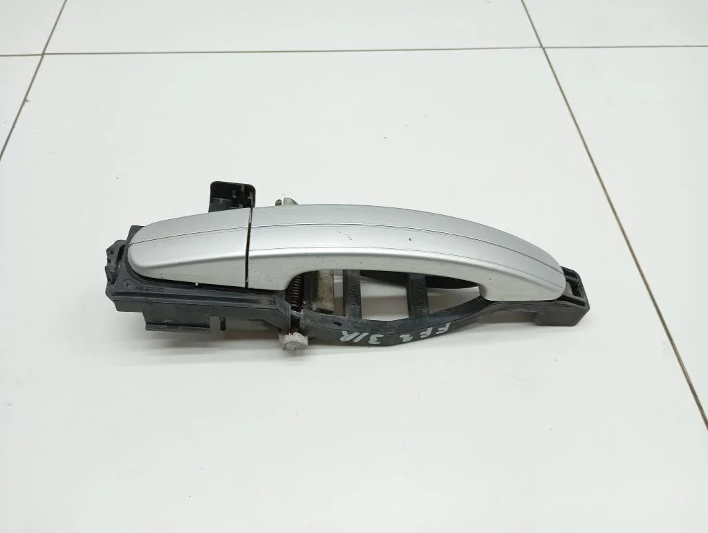 Ручка двери задней наружная правая Ford Focus 2007