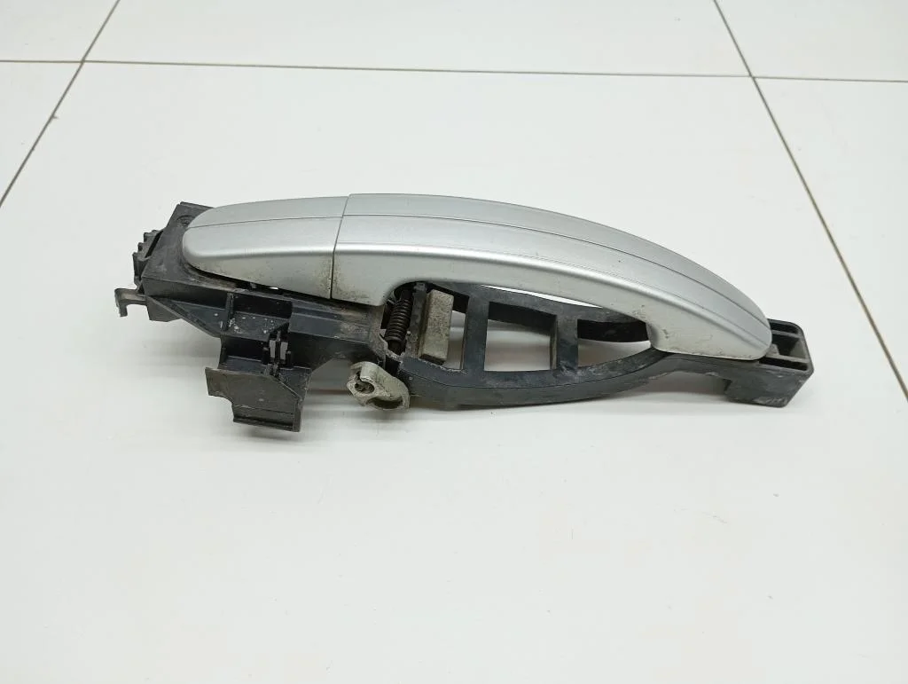 Ручка двери передней наружная правая Ford Focus 2007