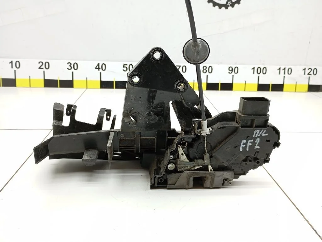 Замок двери передней левой Ford Focus 2007