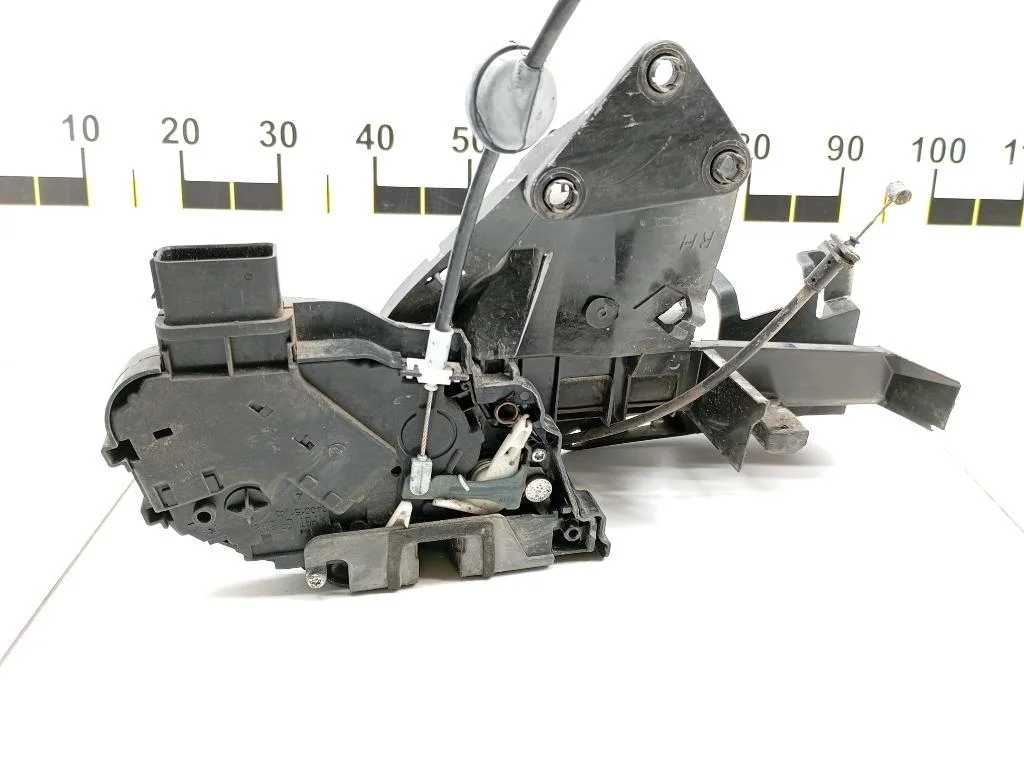 Замок двери передней правой Ford Focus 2007