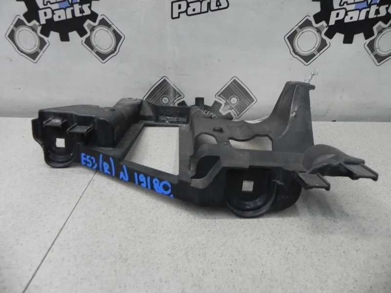 Кронштейн фары BMW X5 2005 E53