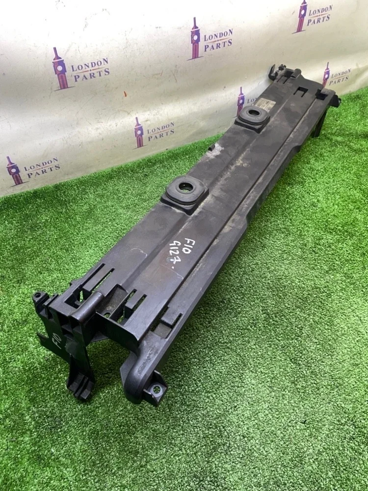 Кронштейн радиатора BMW F10