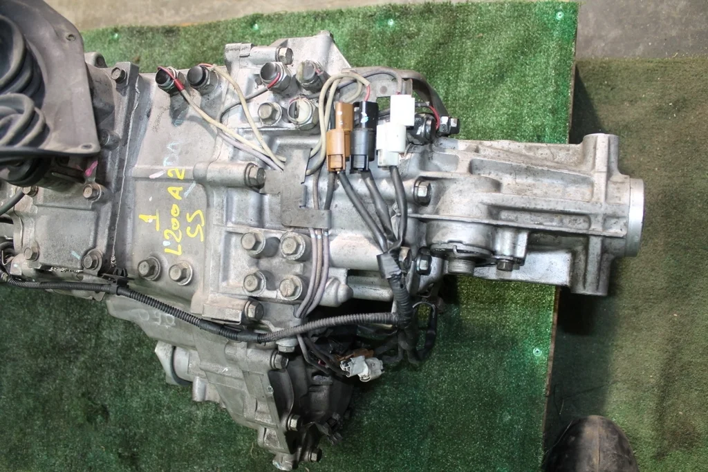 Б.у. раздаточная коробка MITSUBISHI PAJERO SPORT KH4W MITSUBISHI PAJERO SPORT KH4W 2.5 2014