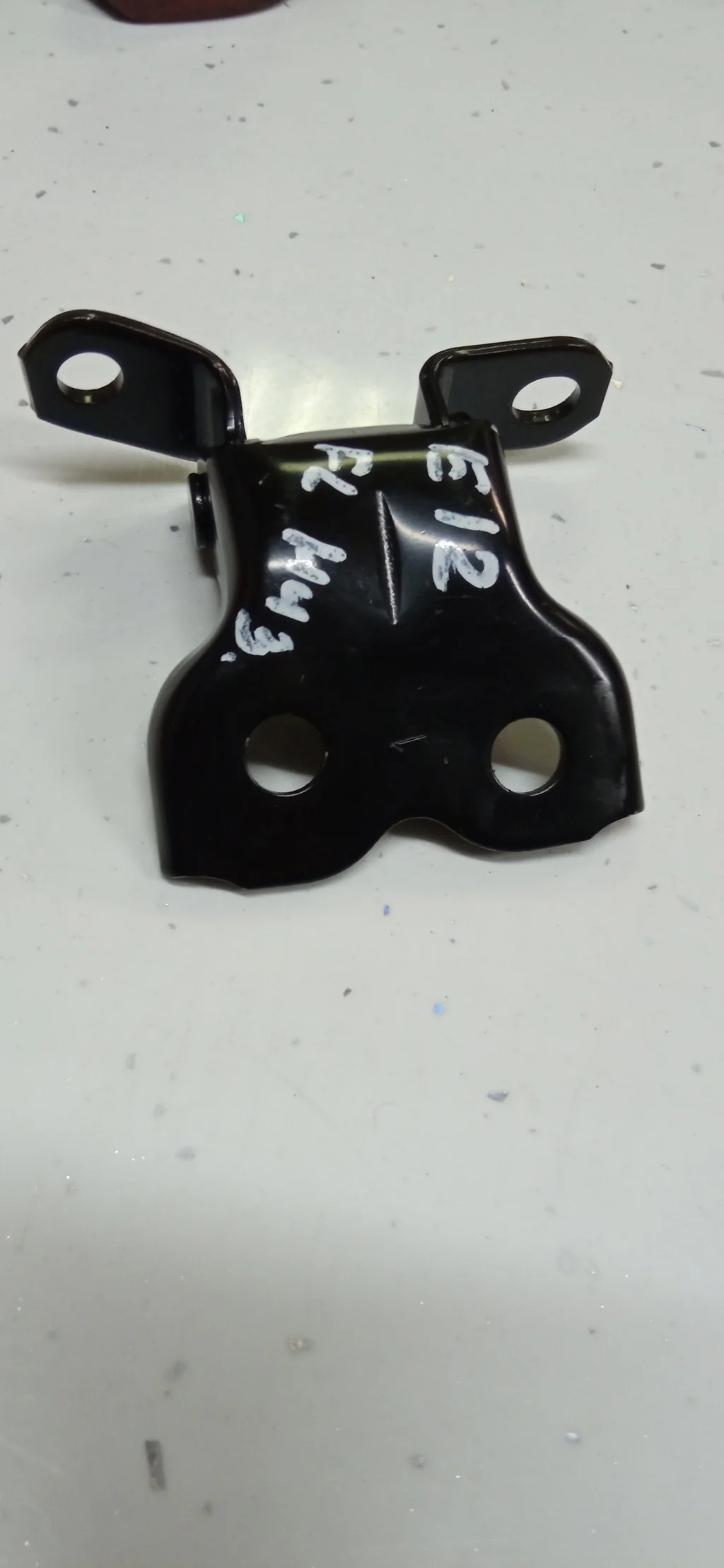 Б.у. петля двери TOYOTA COROLLA E120 TOYOTA COROLLA E120 3ZZ 2004