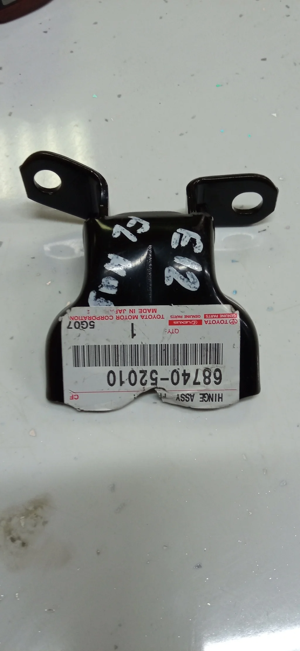 Б.у. петля двери TOYOTA COROLLA E120 TOYOTA COROLLA E120 3ZZ 2004