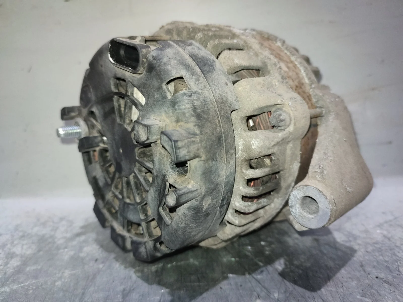 Генератор SsangYong Rexton 2009 Y250