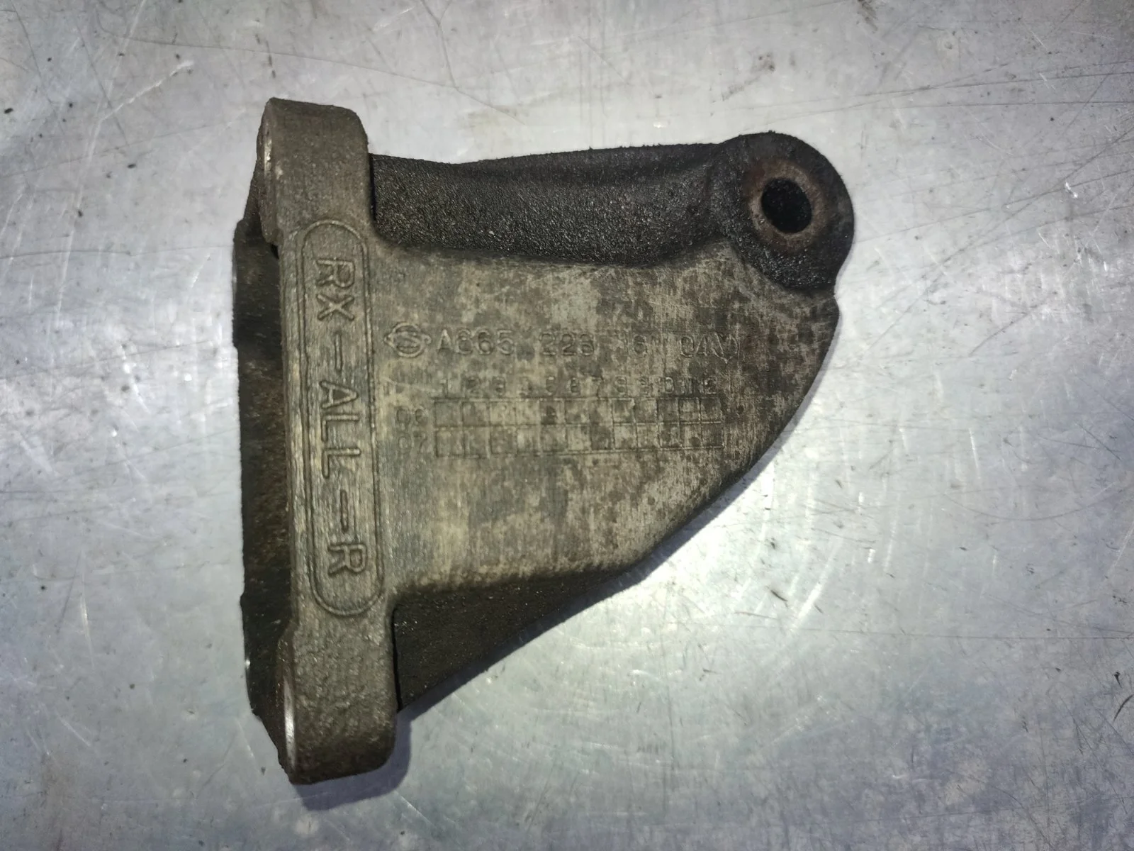 Кронштейн крепления двигателя SsangYong Rexton 2009 Y250