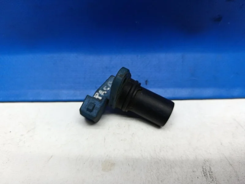 Датчик распредвала Ford Focus 2 2008 1111037