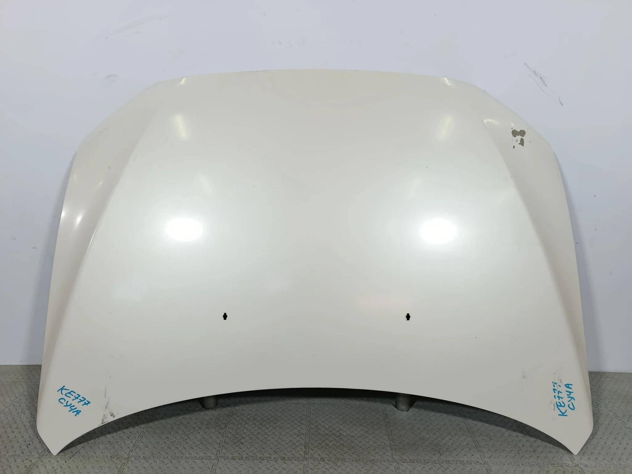 КАПОТ MITSUBISHI GALANT FORTIS LANCER 5900A209 белый, W13 KE777