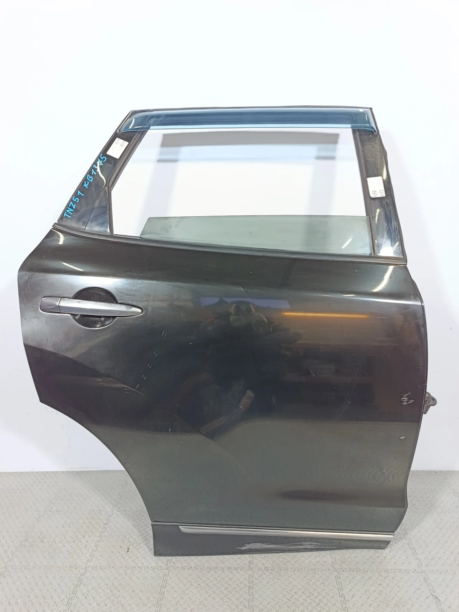 ДВЕРЬ NISSAN MURANO H210M1AAAA ЗАДНЯЯ ПРАВАЯ черный, KH3 KB1375