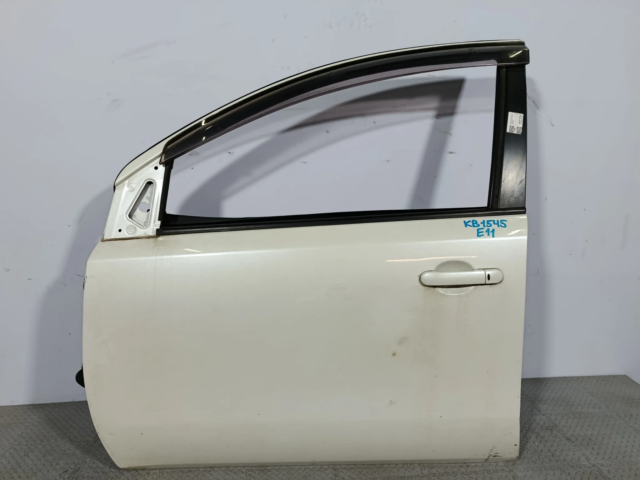ДВЕРЬ NISSAN NOTE H010A1U6MA ПЕРЕДНЯЯ ЛЕВАЯ белый перламутр, QX1 KB1545