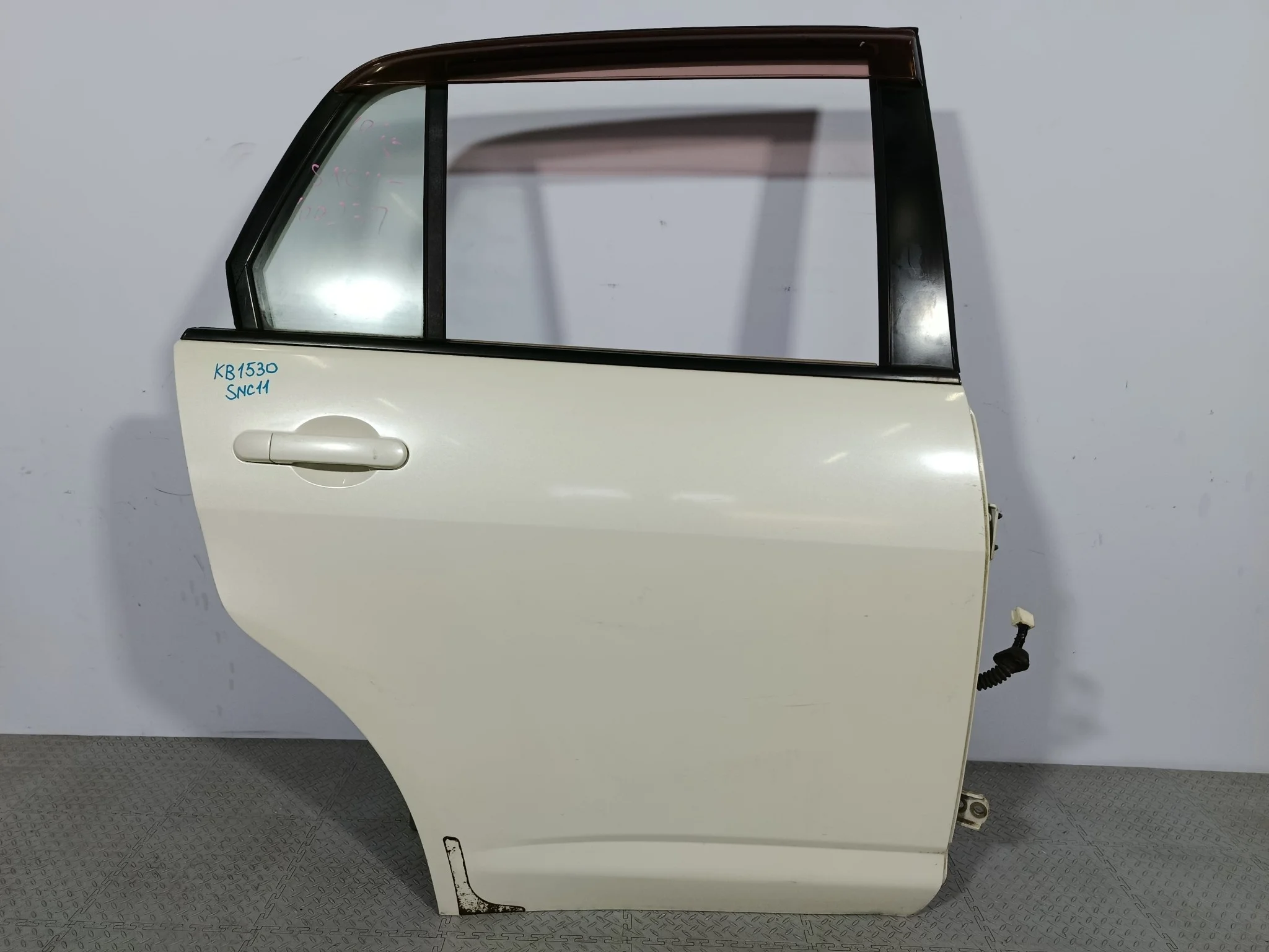 ДВЕРЬ NISSAN TIIDA LATIO H210MEU5AA ЗАДНЯЯ ПРАВАЯ белый, QX1 KB1530