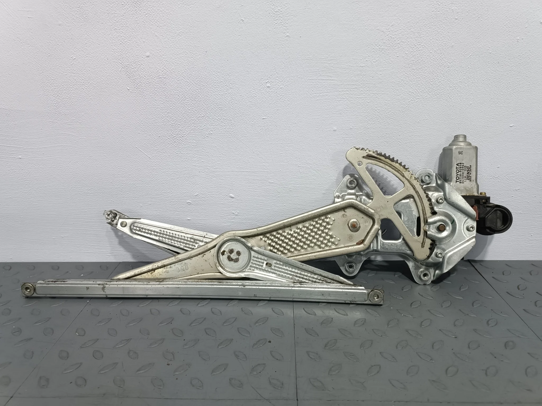 СТЕКЛОПОДЪЕМНИК TOYOTA ПЕРЕДНИЙ ПРАВЫЙ 6980152010