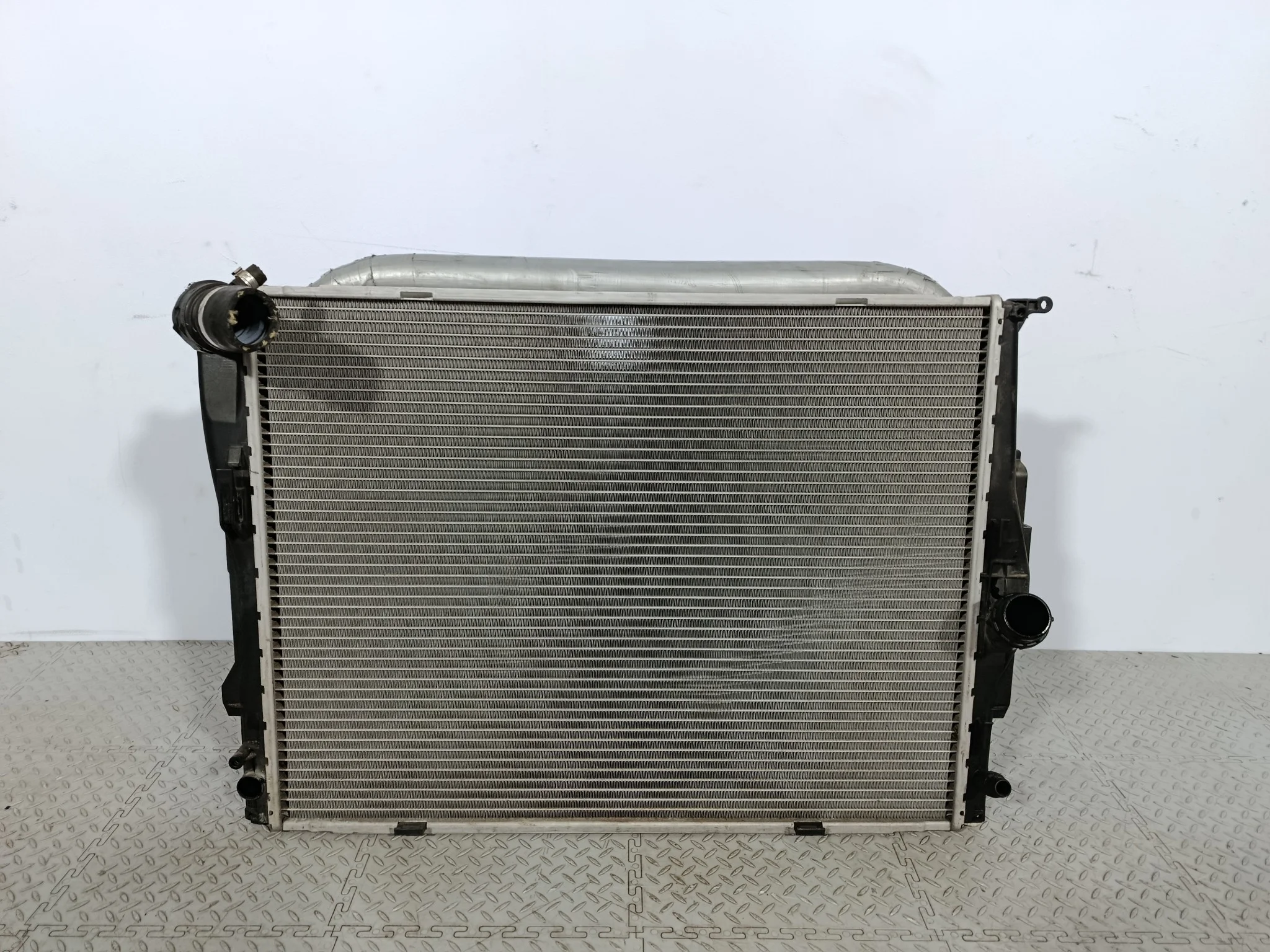 РАДИАТОР ДВИГАТЕЛЯ BMW 17117559273 NA6646Z