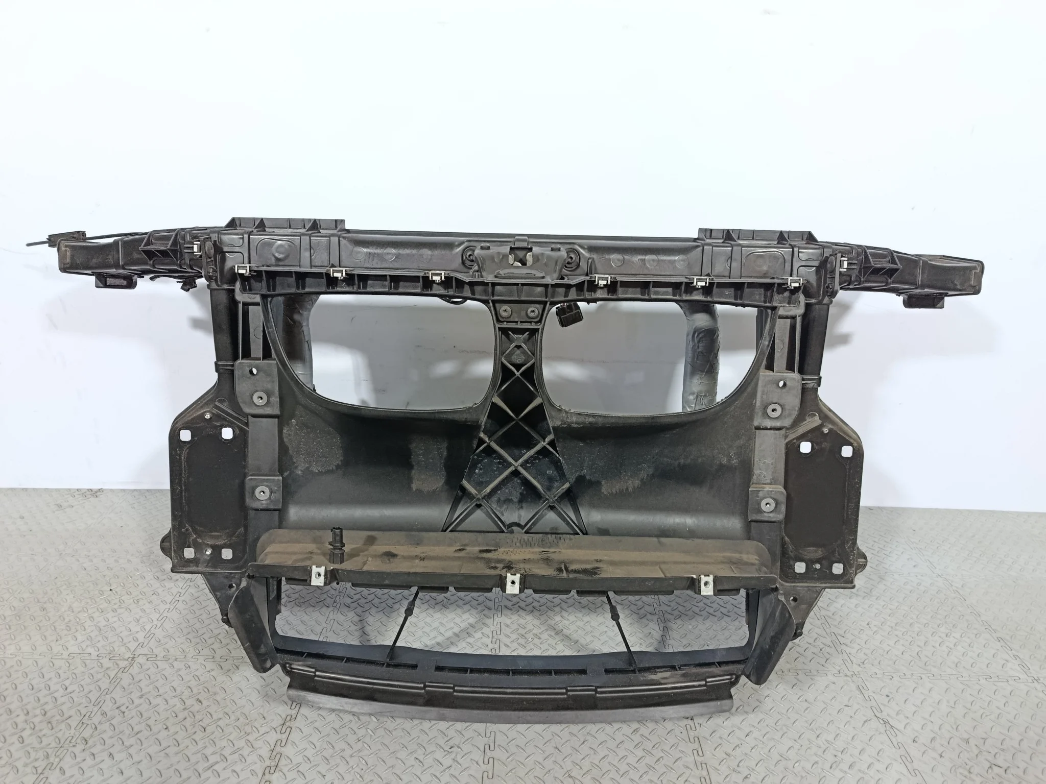 ТЕЛЕВИЗОР BMW 51647193192 серебро NA6646Z