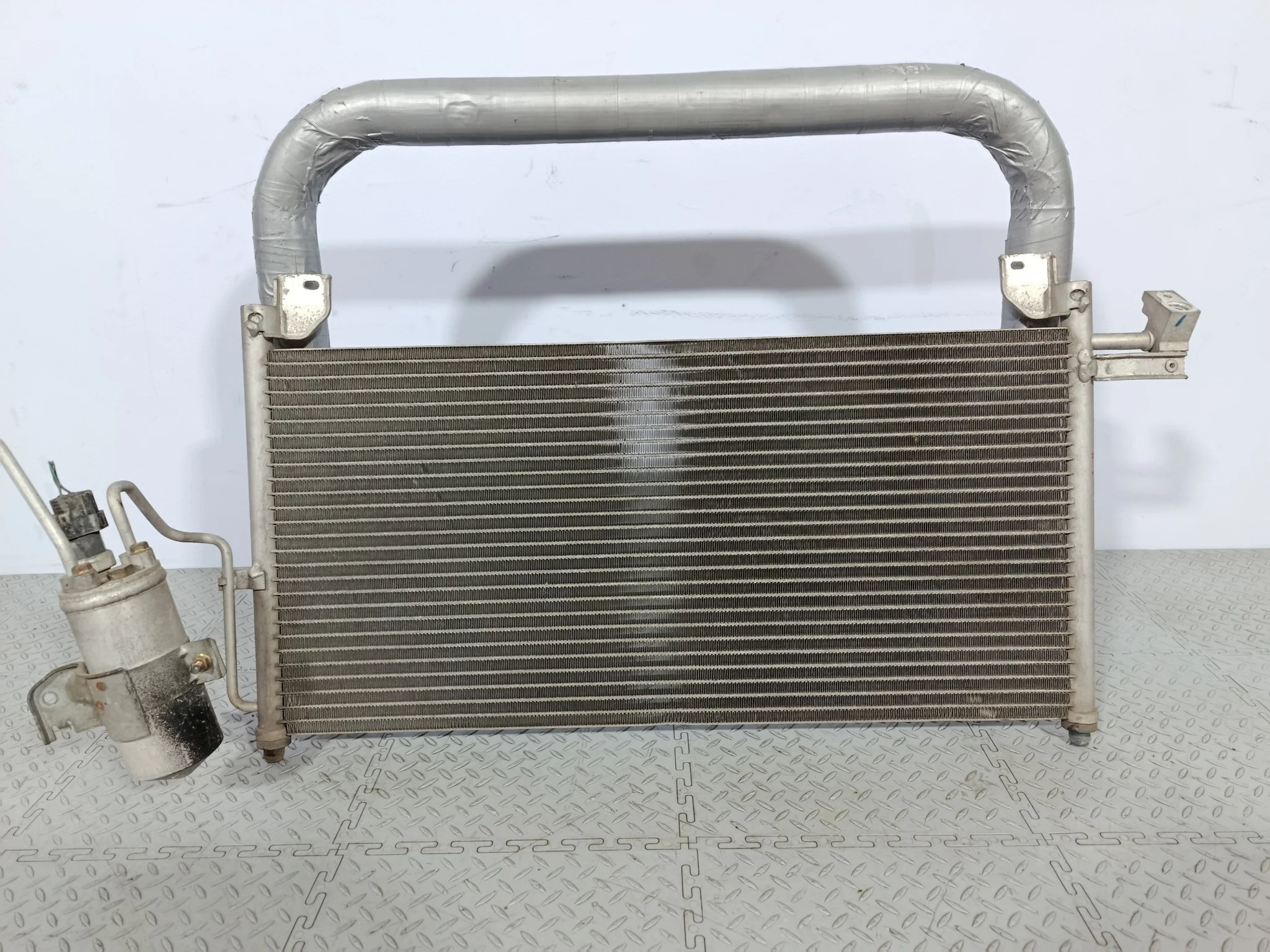 РАДИАТОР КОНДИЦИОНЕРА MAZDA B25H61480  KE757Z