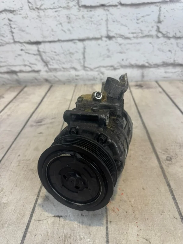 Компрессор кондиционера VW Tiguan 1 2010