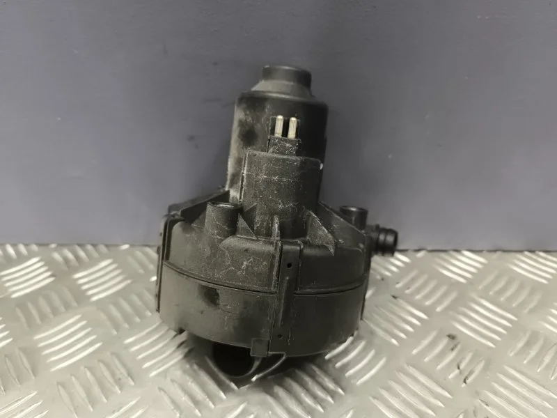 Насос продувки катализатора Mercedes-Benz C-class 2010 A0001406785 W204 271.860