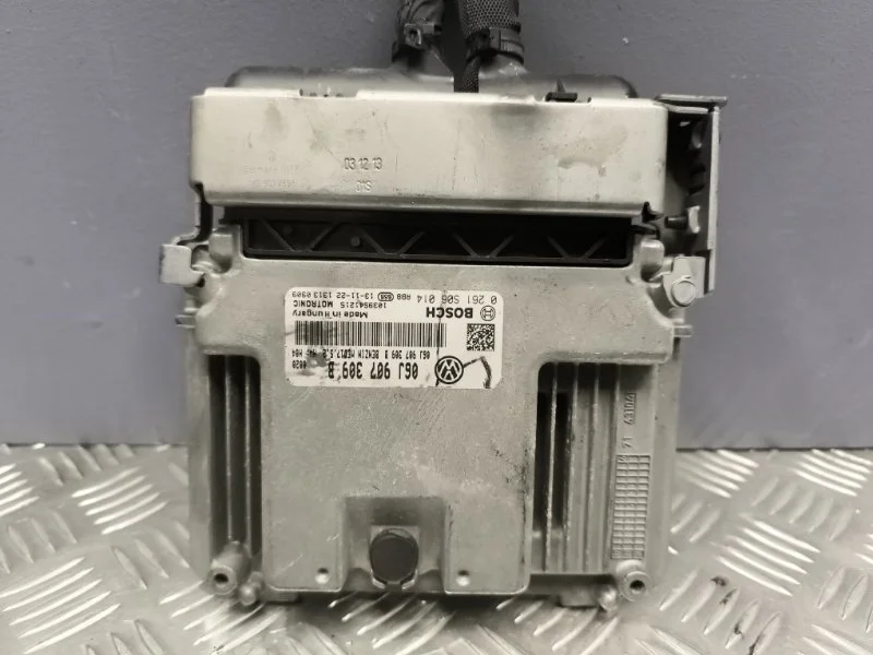 Блок управления двигателем volkswagen Passat CC 2014 06J907309B 358 CDA