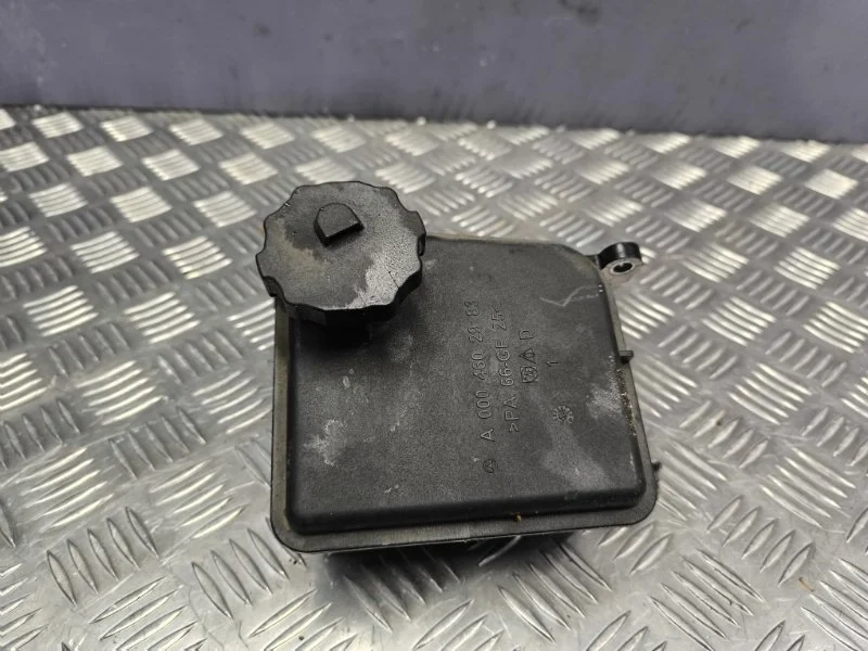 Бачок гидроусилителя Mercedes-Benz C-class 2012 A0004602983 W204 271.820