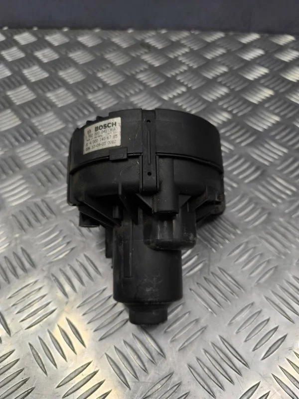 Насос продувки катализатора Mercedes-Benz C-class 2012 A0001406785 W204 271.820