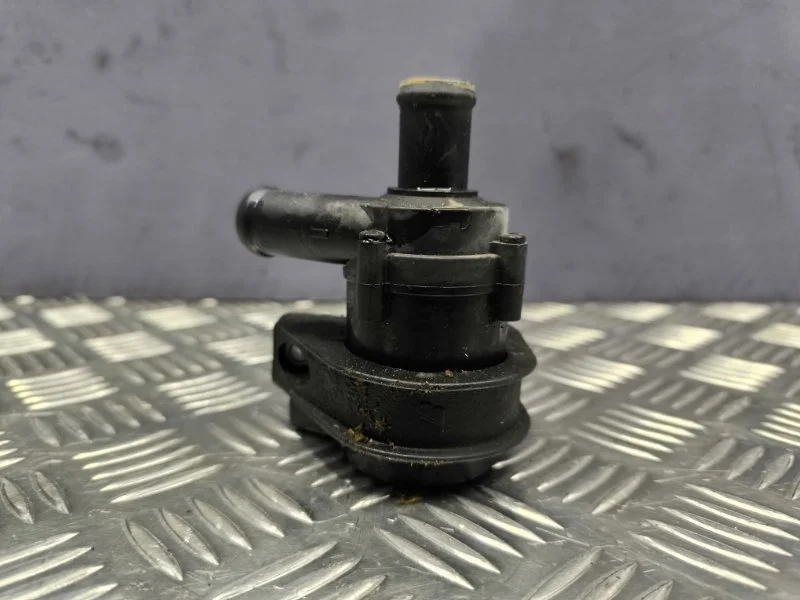 Помпа volkswagen Passat 2010 1K0965561J B6 CDA